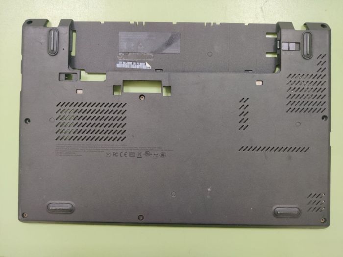 Нижняя часть корпуса (поддон) Lenovo ThinkPad X250 SCB0A45713, сломана одна футорка