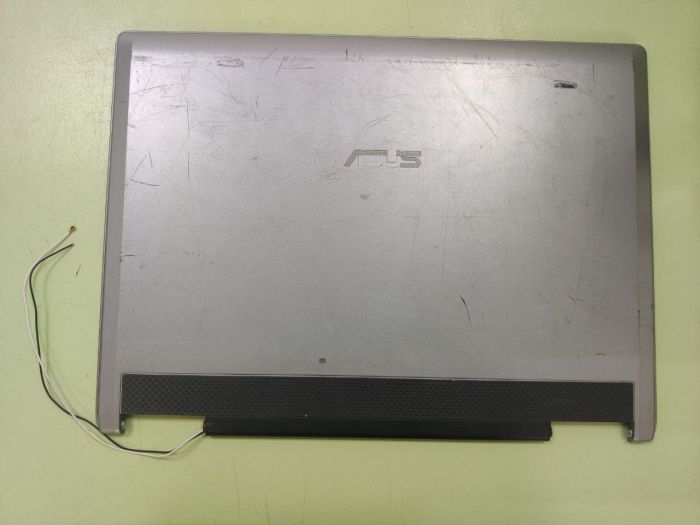 Крышка матрицы для ноутбука Asus F3J 13GNI11AP081-2 потертости, царапины