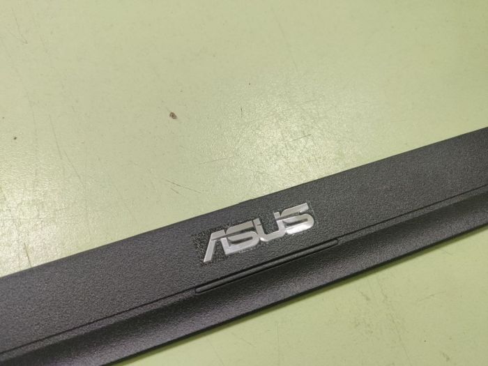 Рамка матрицы Asus X542