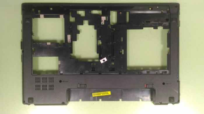 Нижняя часть корпуса (поддон) Lenovo N580, P580 p/n ap0qn000300eda