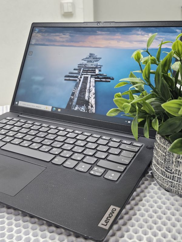 Ноутбук Lenovo V14 G2 ITL i5-1135G7 2.40GHz/ 8ГБ озу/ 240ГБ SSD