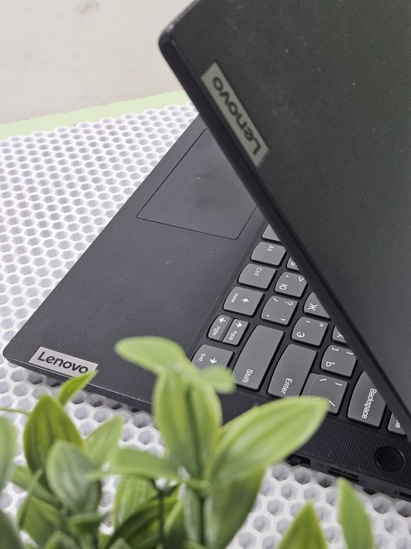 Ноутбук Lenovo V14 G2 ITL i5-1135G7 2.40GHz/ 8ГБ озу/ 240ГБ SSD