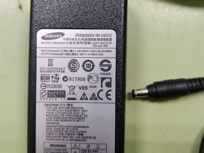 Зарядка для ноутбука Samsung 19V 4,74A (90W) 5x3мм с иглой