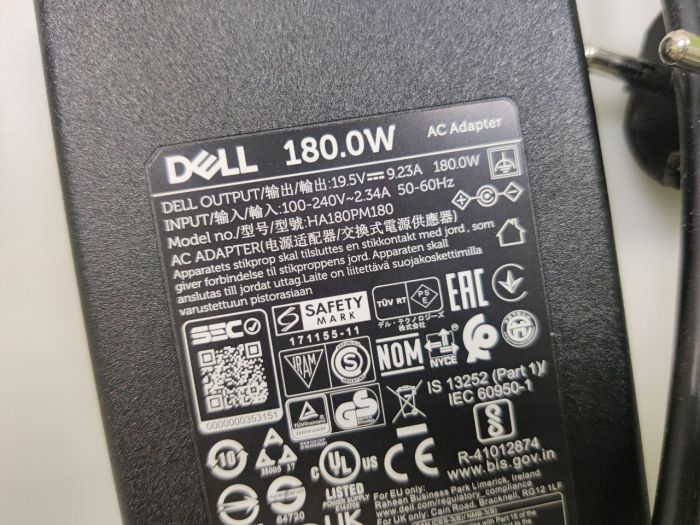 Блок питания для ноутбука Dell DA180PM111, FA180PM111, 19.5V 9.5A 180W разъем 7.4 x 5.0 оригинал, бу