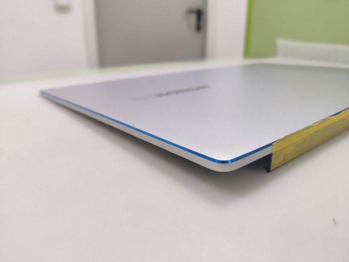 Крышка матрицы HONOR MagicBook 15, X15 2020-2022 года серебристая,с голубой окантовкой