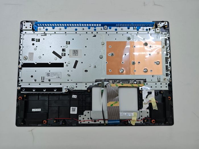 Верхняя часть корпуса (топкейс) Lenovo IdeaPad Gaming L340-15IRH с клавиатурой помят угол