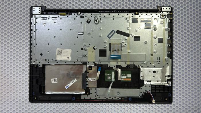 Верхняя часть (топкейс) Lenovo IdeaPad 320-15 330-15  Клавиатура подходит к ноутбукам: Lenovo 320-15, 320-15ABR, 320-15AST, 320-15IAP, 320-15IKB, 320-15ISK  Совместимые P/n: 5CB0N86582, SN20M63001, SN20M63062, V161420AS1-RU, LCM16H63SU-686, PK1314F1A05
